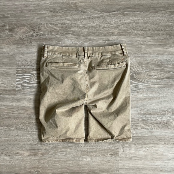 American Eagle BERMUDA Shorts - Picture 2 of 5